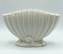 Load image into Gallery viewer, Large Vintage Sylvac Clam Shell Mantle Vase
