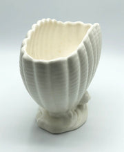 Load image into Gallery viewer, Large Vintage Sylvac Clam Shell Mantle Vase
