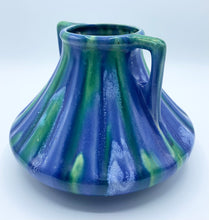 Load image into Gallery viewer, Early Haeger Eve Vase
